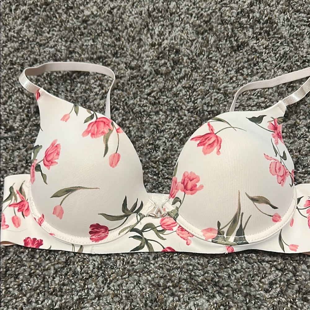 Marilyn Monroe Cream and Pink Bra with Underwire Support